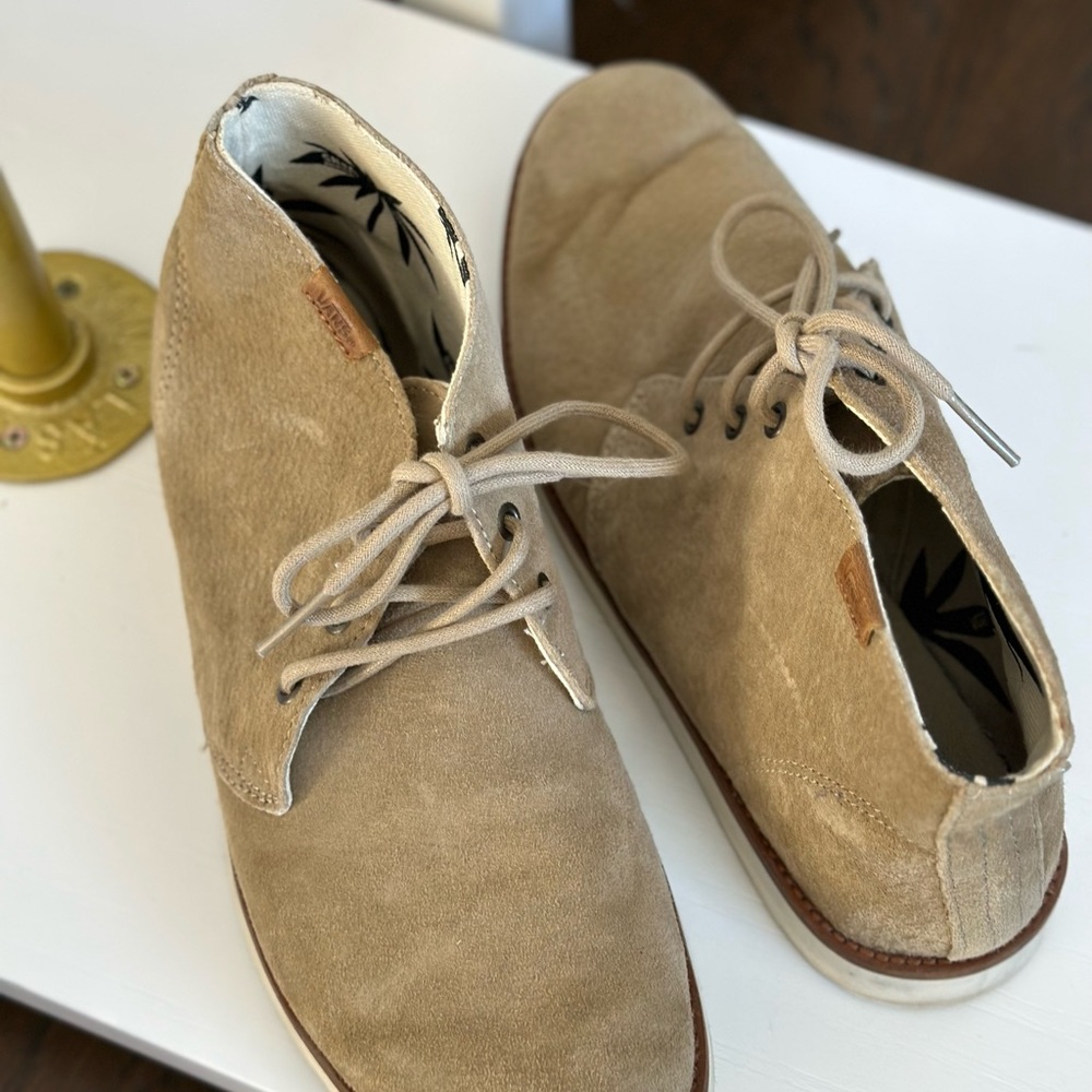 Men’s gently worn vans boots